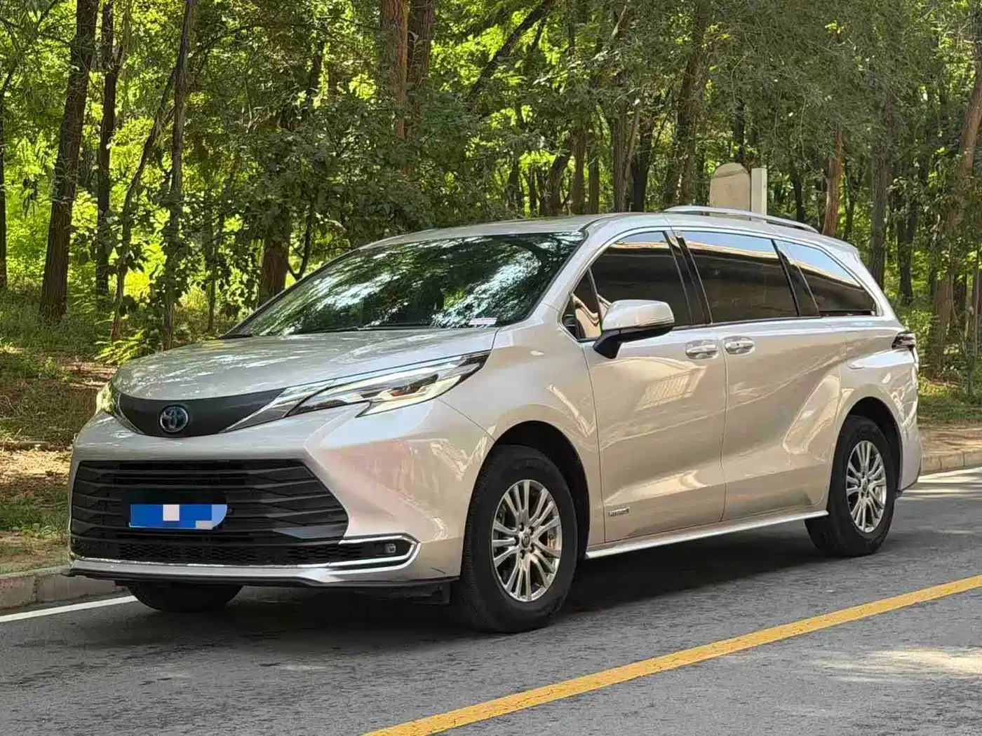 TOYOTA SIENNA 2023