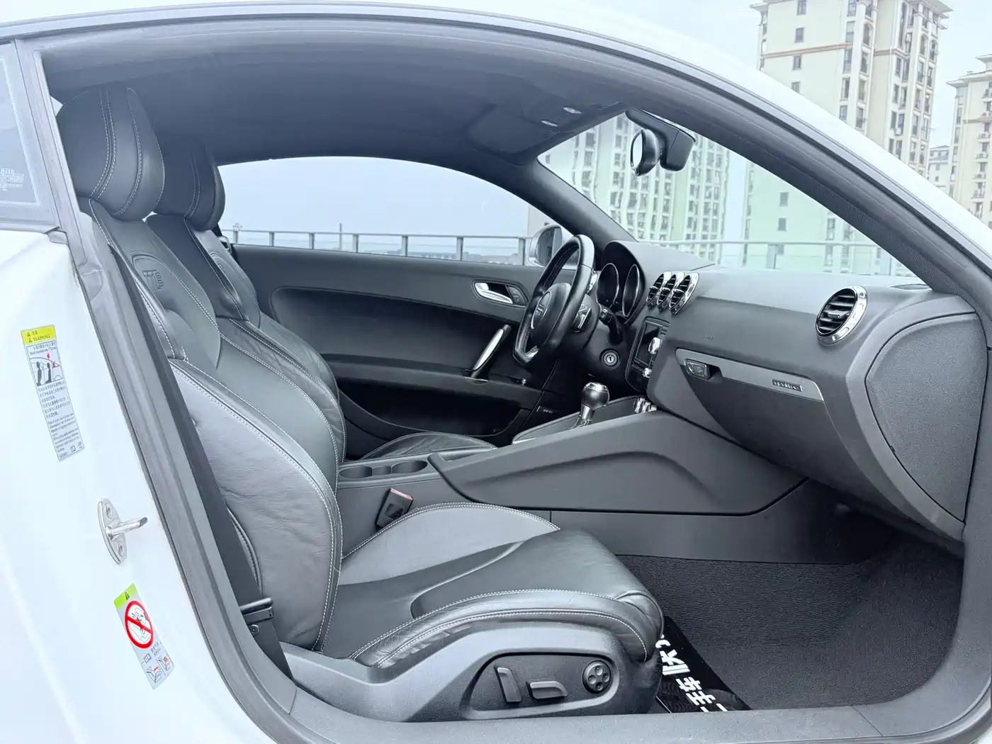 Audi TTS 2011 Model TTS Coupe 2.0TFSI quattro фото 6