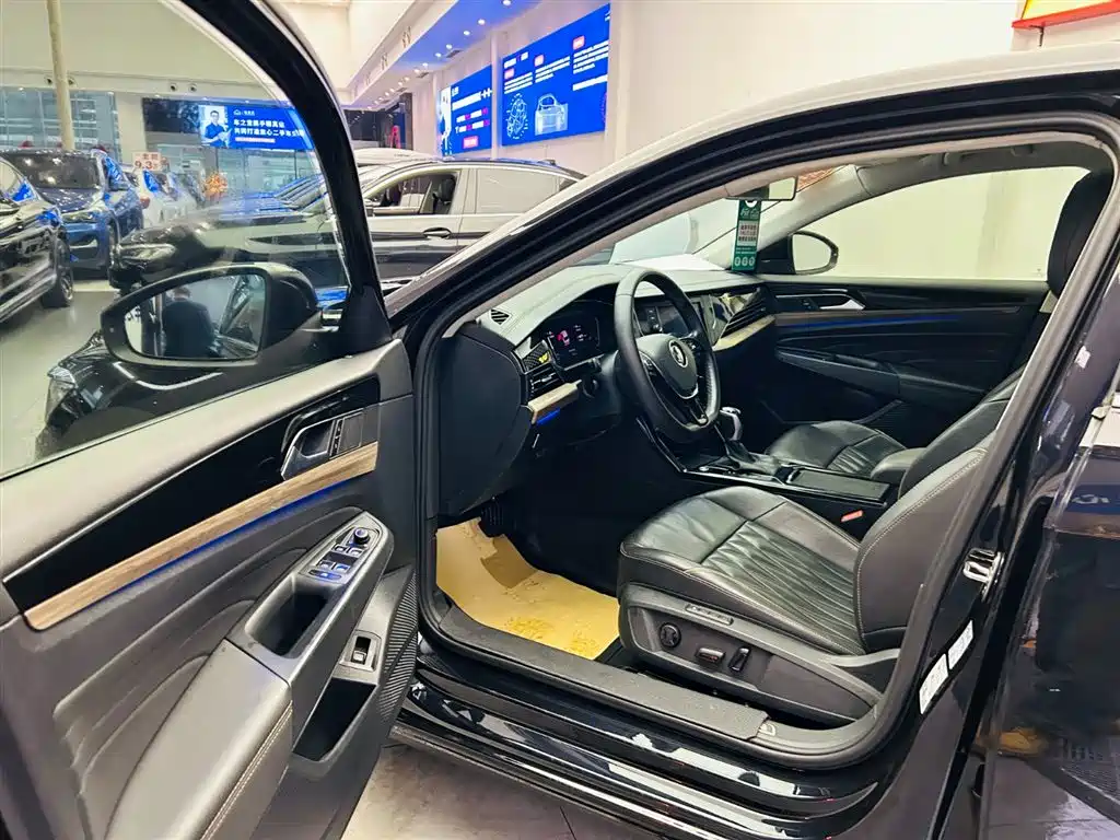 Volkswagen Passat 2019 Model 330TSI Luxury Edition China V фото 20