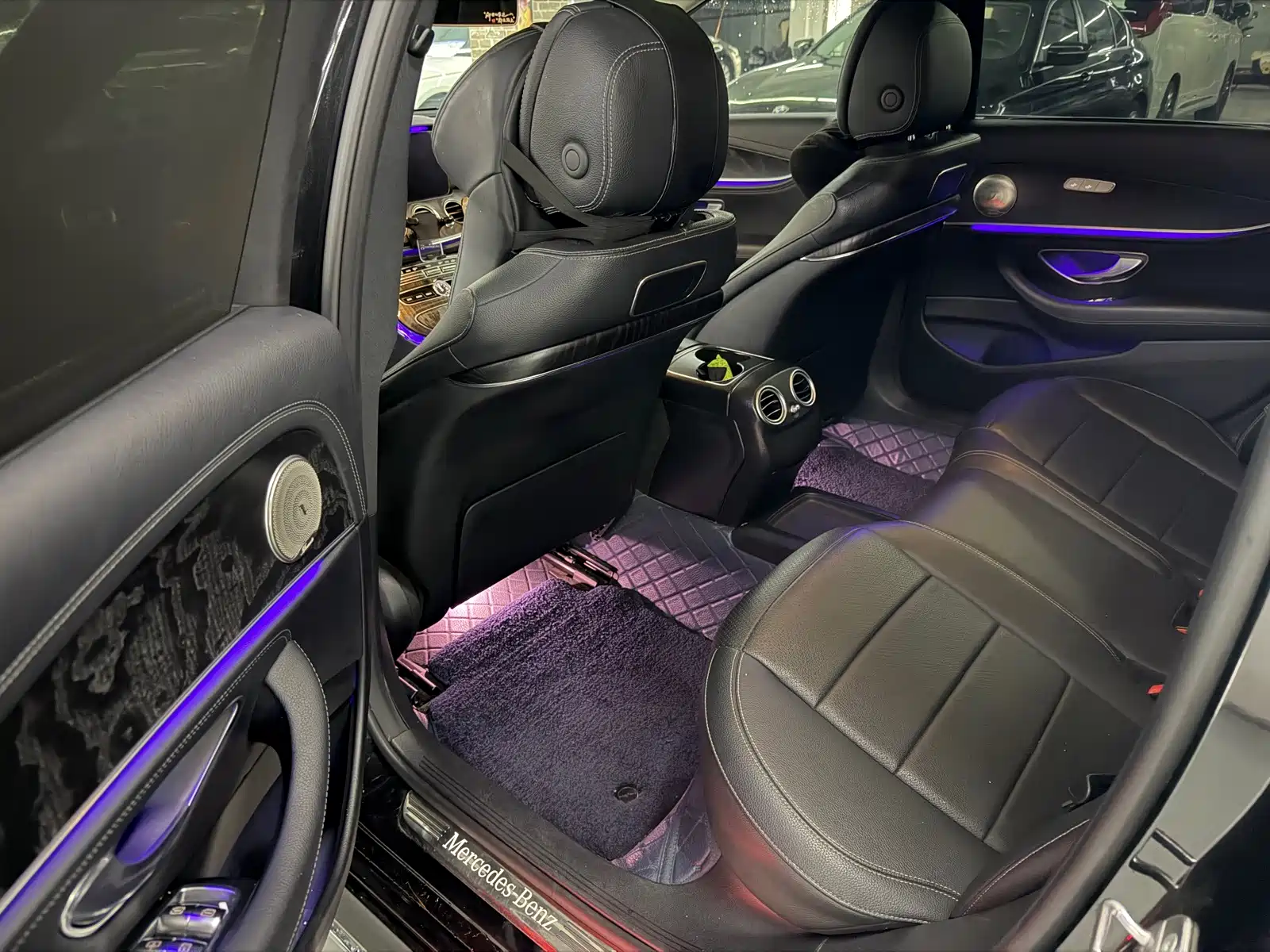 Фото 5 - Mercedes-Benz E-Class
