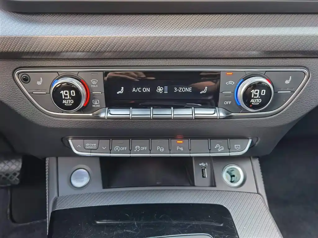 AUDI Q5L SPORTBACK