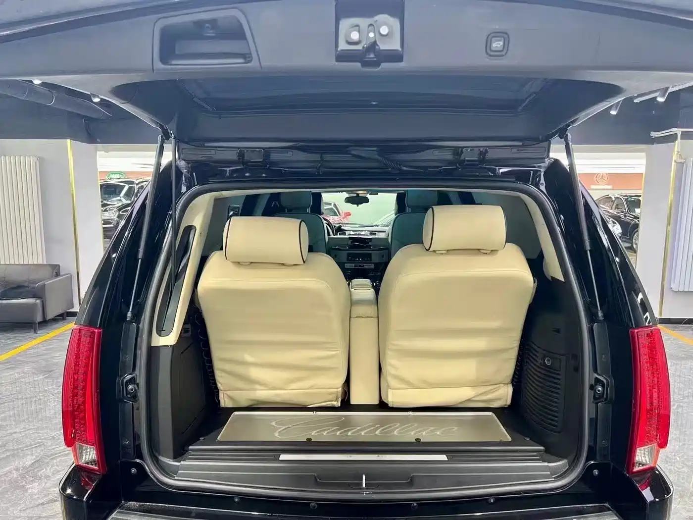 Cadillac Escalade 2013 6.2L ESV Platinum Extended фото 26