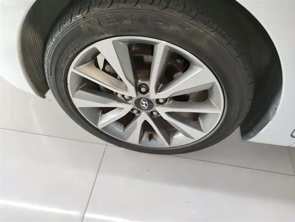 Hyundai Langdong 2015 1.6L Auto Premium фото 23