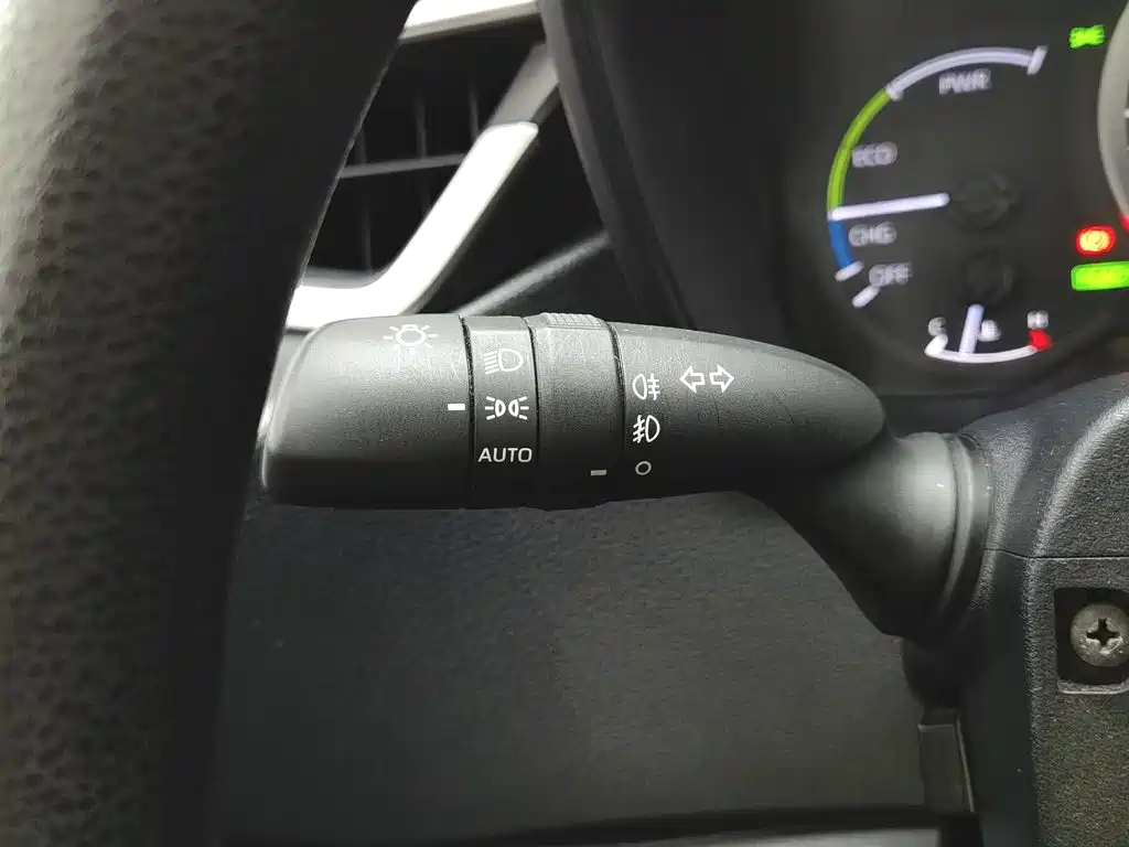 Фото 21 - Toyota Corolla