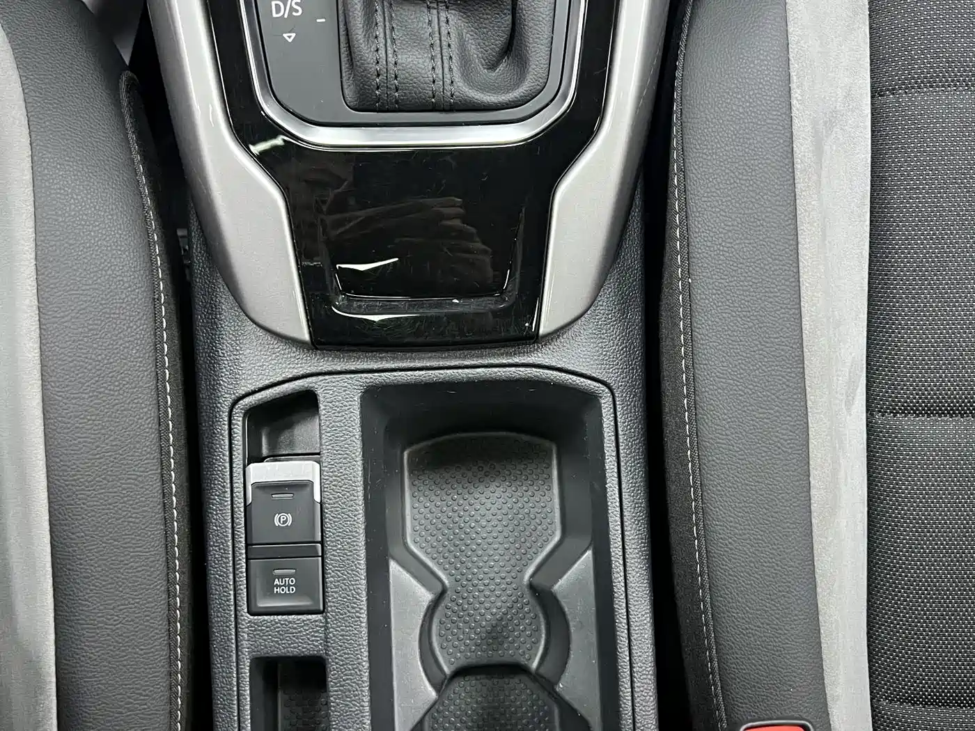 VOLKSWAGEN T ROC EXPLORING SONGS