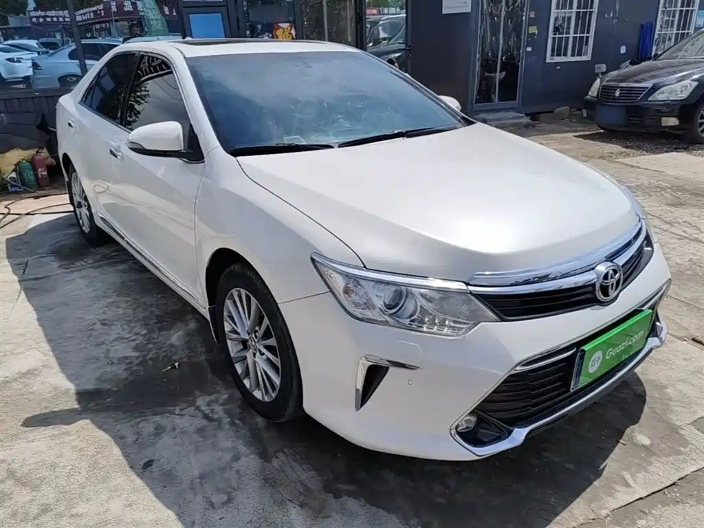 Toyota Camry 2016 2.5G 10th Anniversary Luxury Navigation Edition фото 4