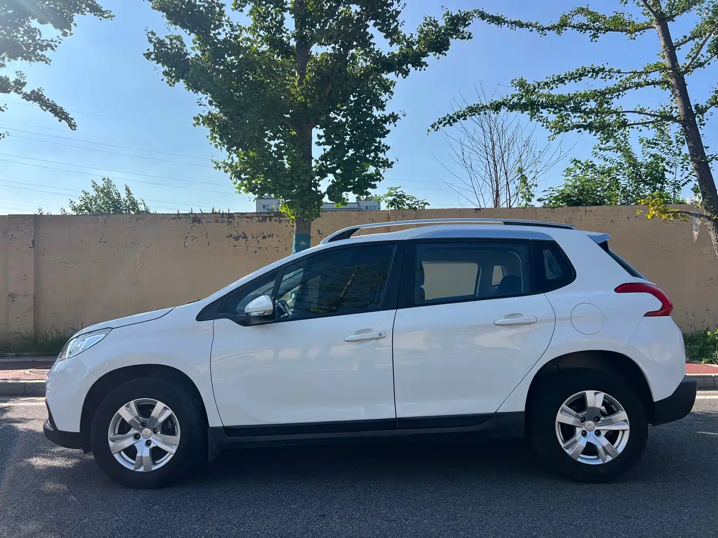 Peugeot 2008 2014 2014 1.6L Automatic Trend Edition