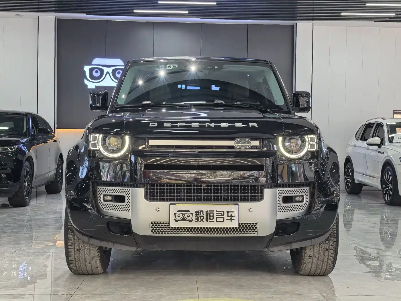 Land Rover Defender 2022 Model 90 3.0T P400 XS фото 3