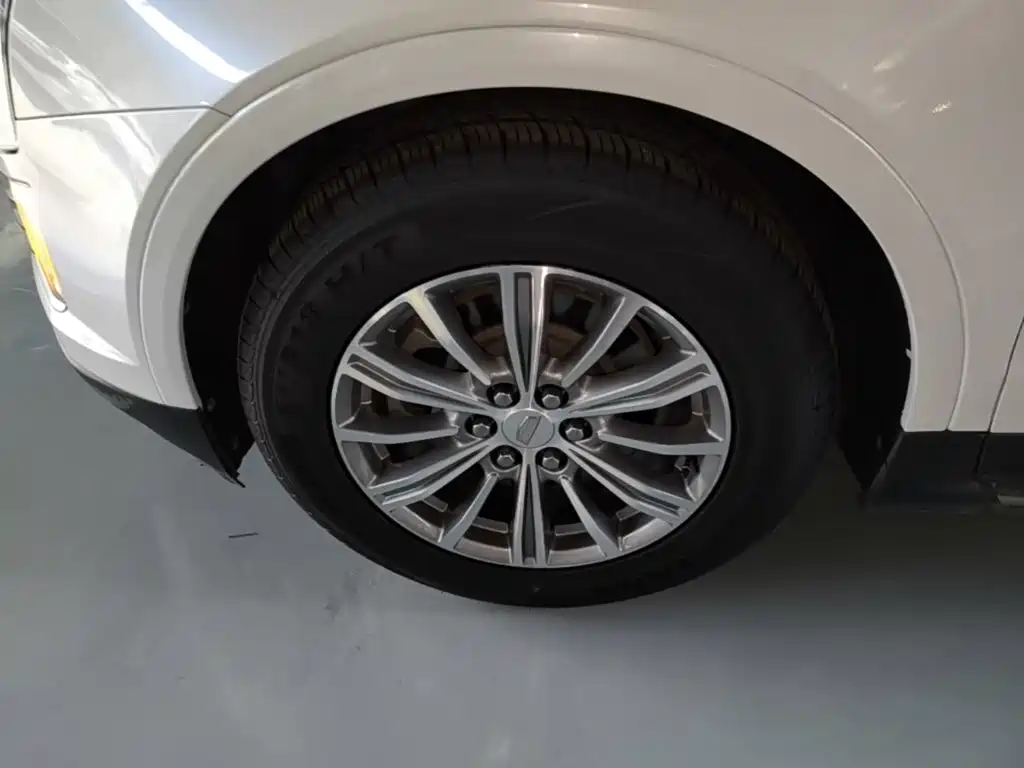 Cadillac XT5 2017 2016 25T Luxury Model