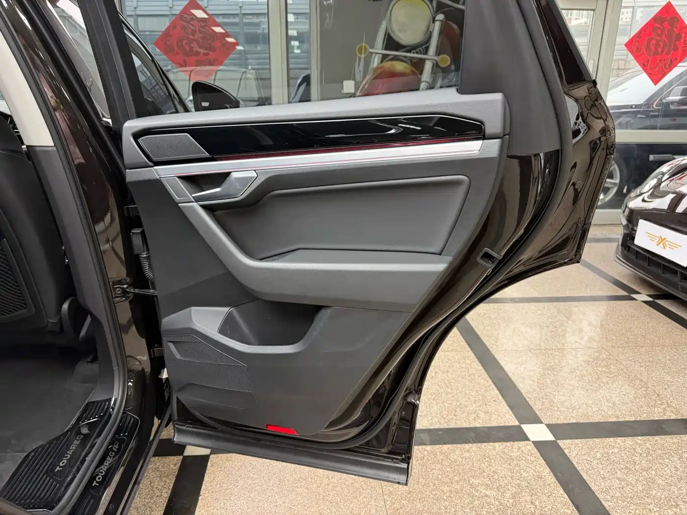 Volkswagen Touareg 2019 2.0TSI Sharp Wing Edition China VI фото 35