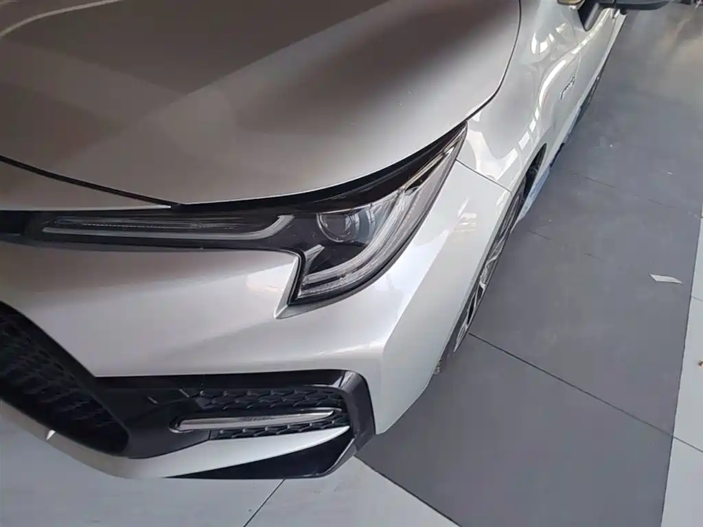 Toyota Levin 2021 Dual Engine 1.8H E-CVT Sport фото 23