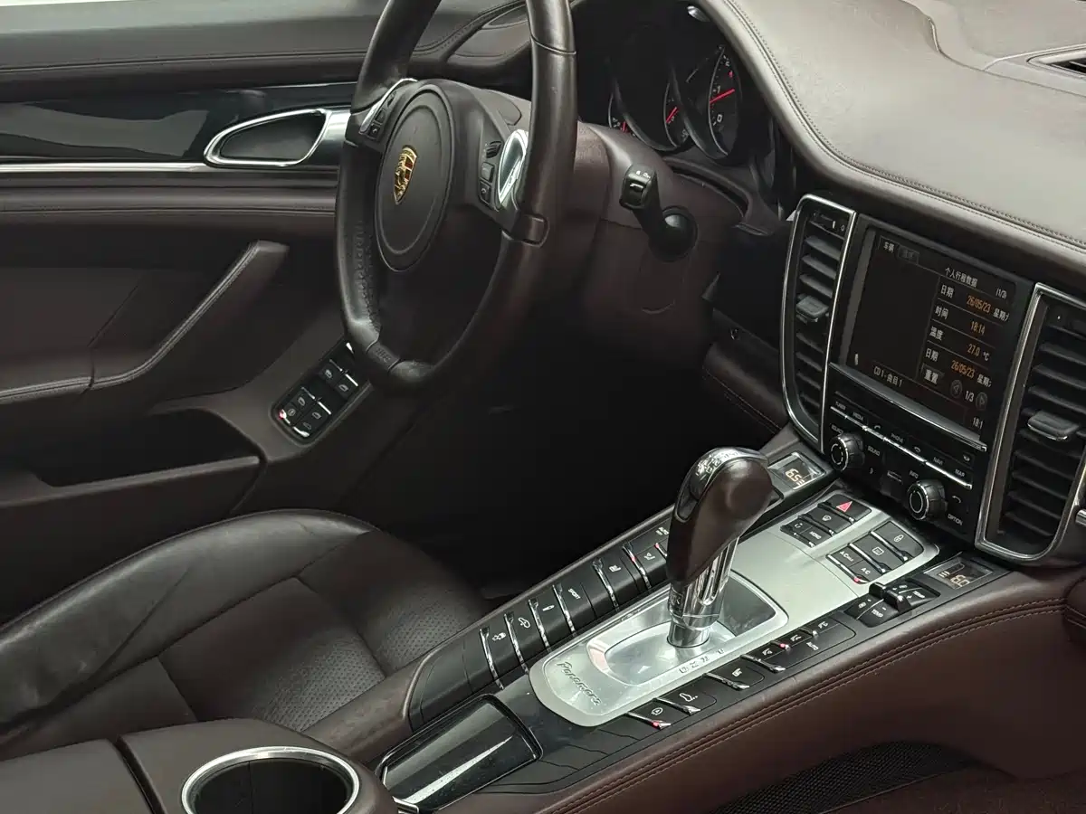 Porsche Panamera 2010 Panamera 4 3.6L фото 26