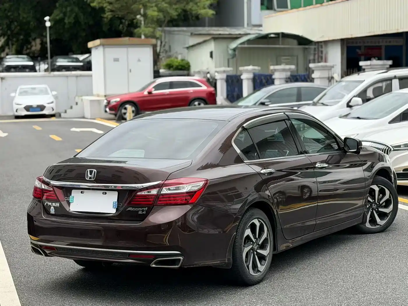 Фото 9 - Honda Accord