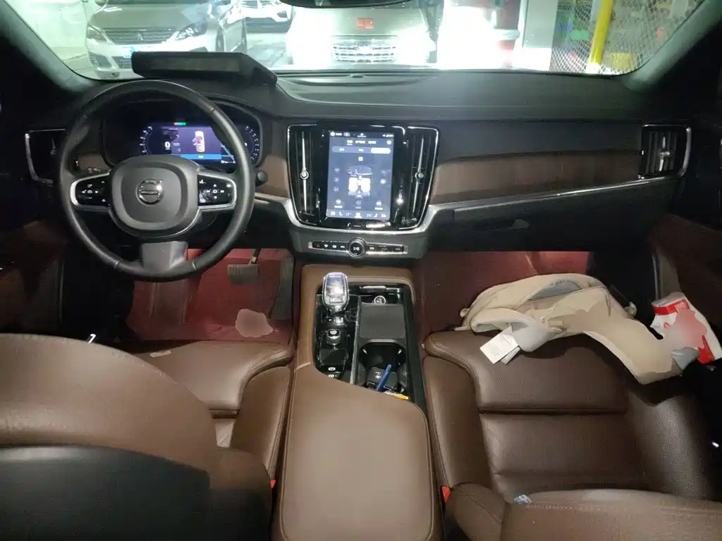 Фото 6 - Volvo S90