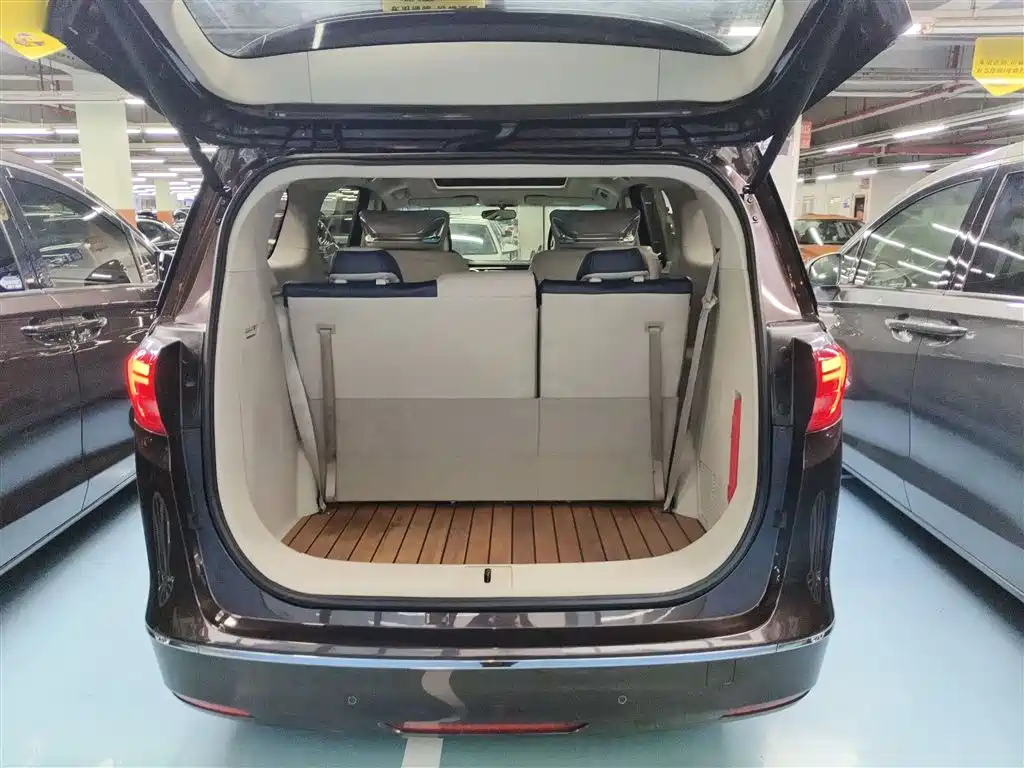 Buick GL8 2017 ES 28T Comfort Type China V фото 15