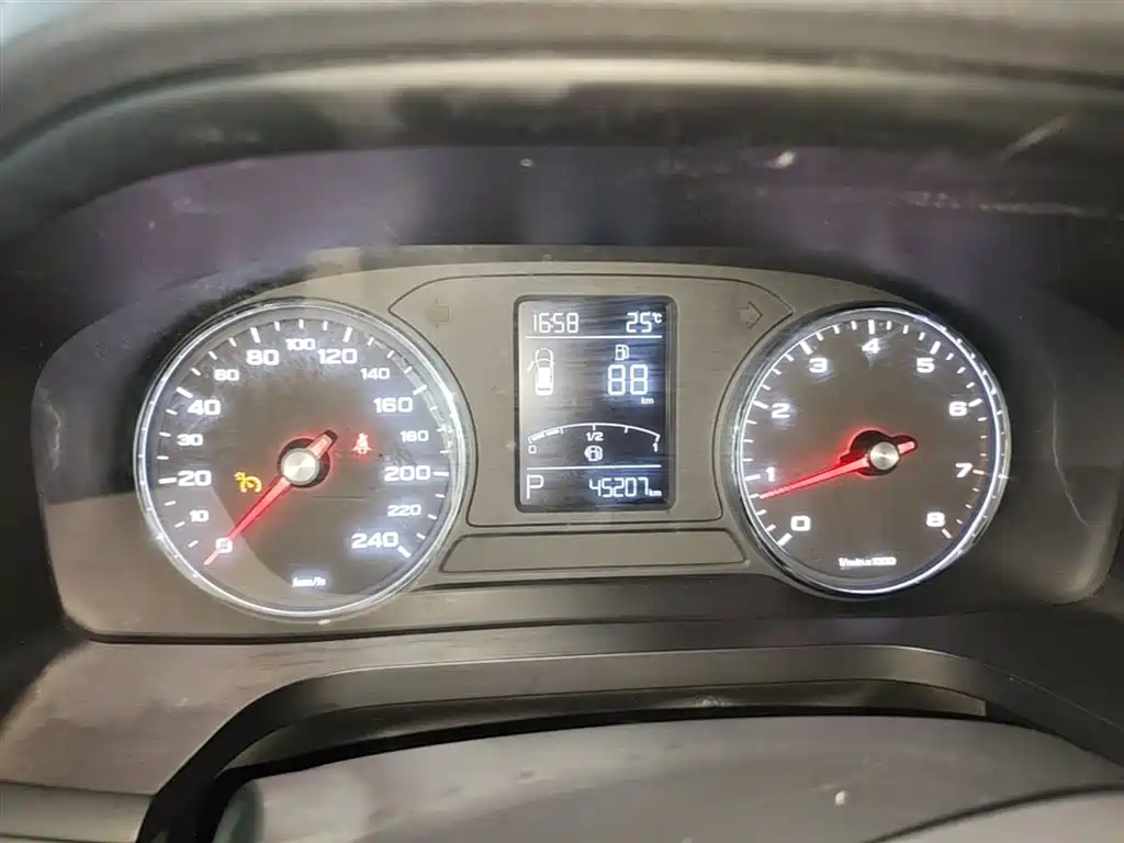 Roewe i6 2020 2020 PLUS 1.6L CVT 4G Connected Glory Flagship Edition