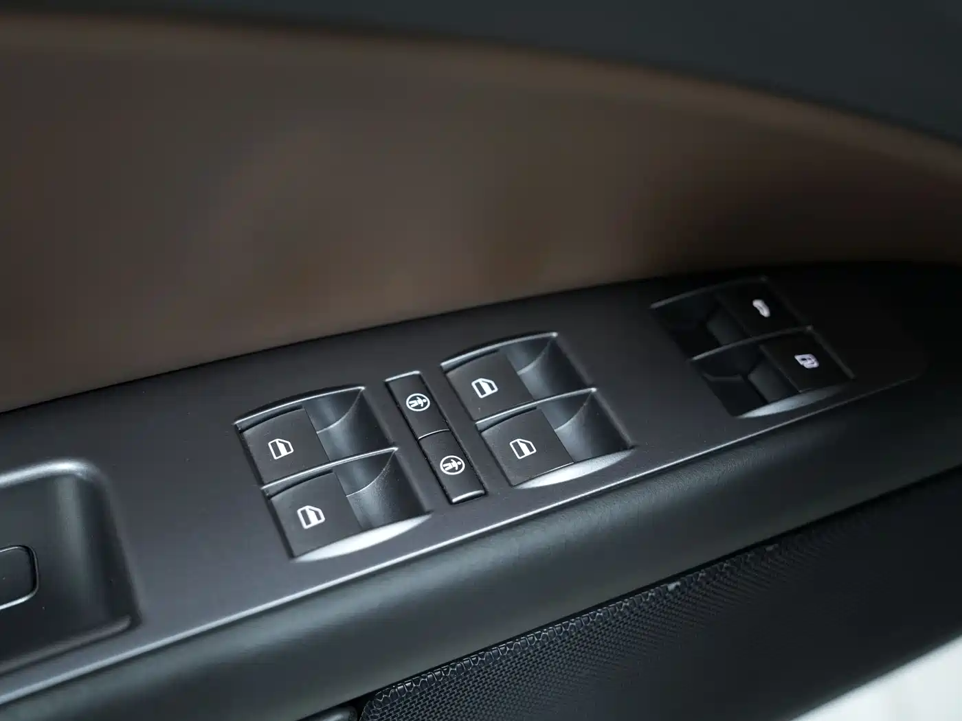 Volkswagen Phaeton 2015 Model 3.0L Exclusive Edition фото 24