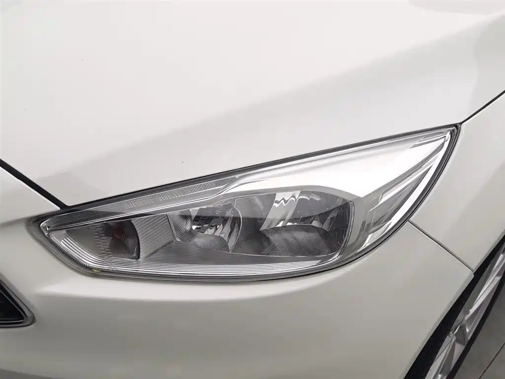 Фото 7 - Ford Focus
