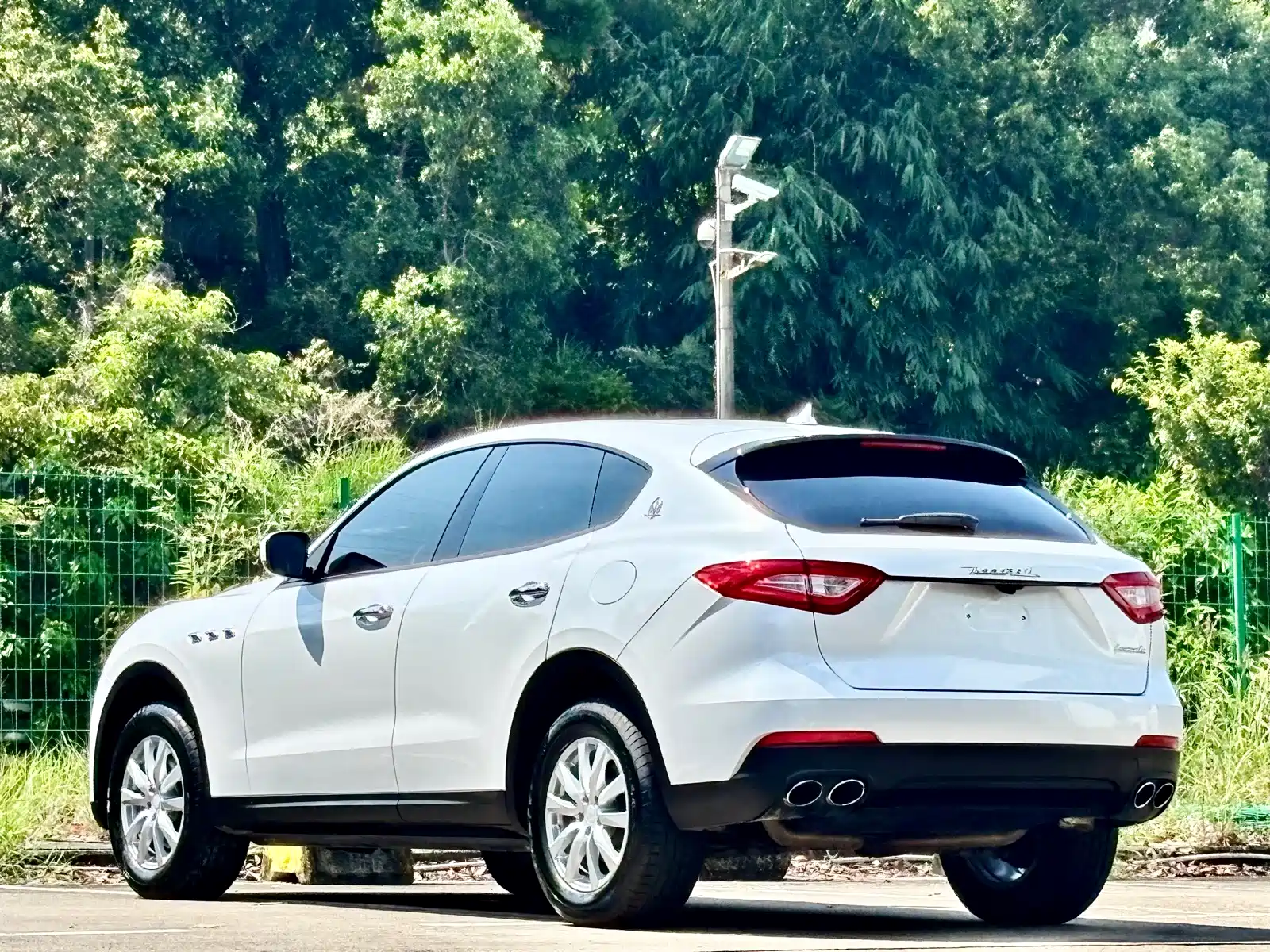 Photo 16 - Maserati Levante