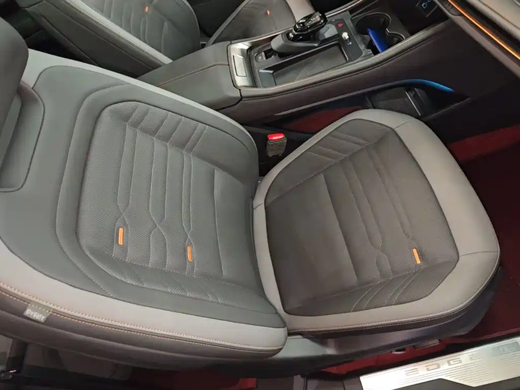 Фото 25 - Ford Edge