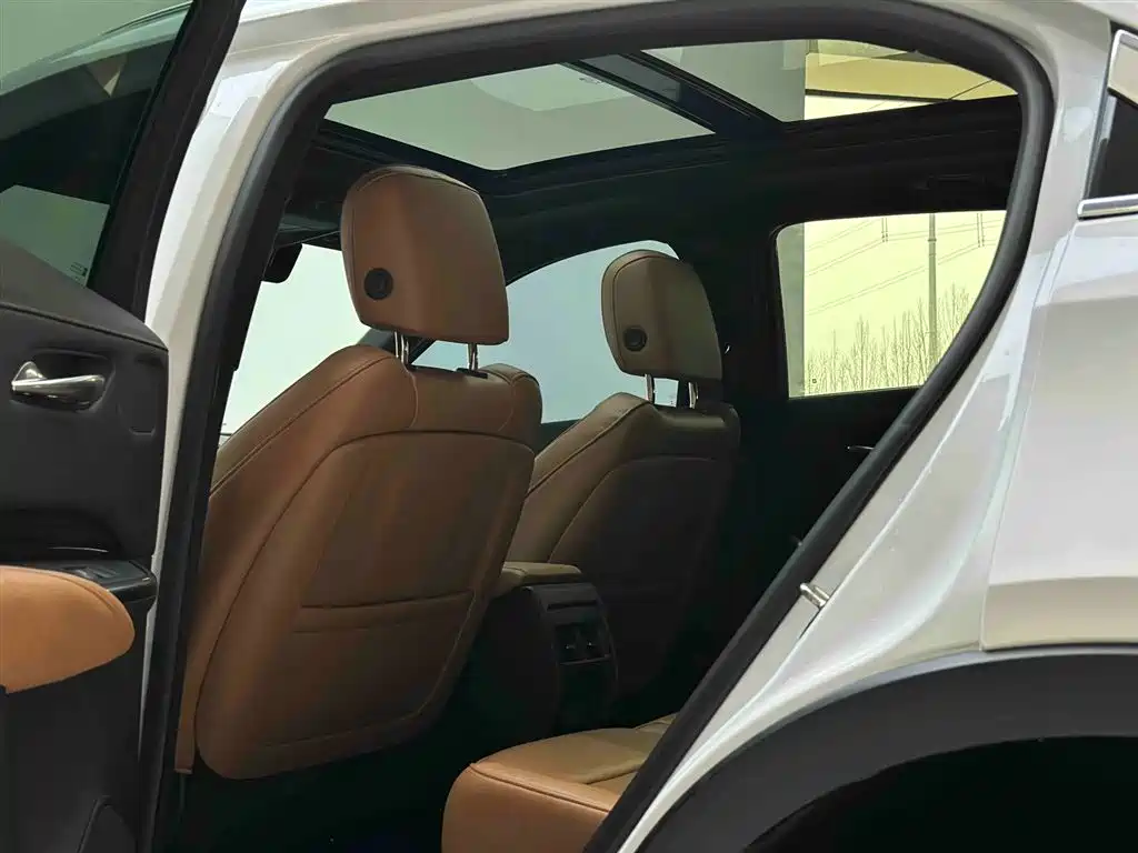 Cadillac XT4 2022 28T FWD Premium фото 12