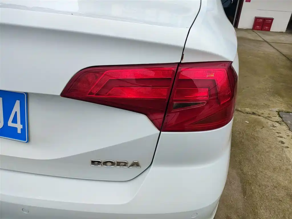 Volkswagen Bora 2018 1.5L Automatic Fashion фото 8