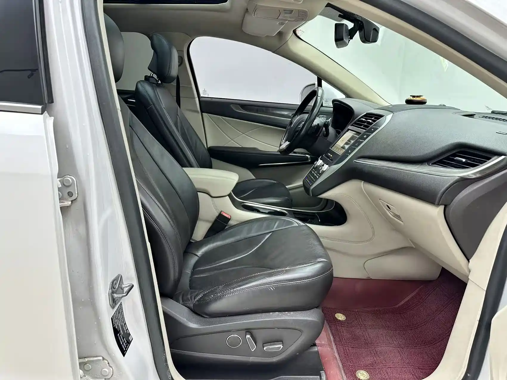Photo 4 - Lincoln MKC