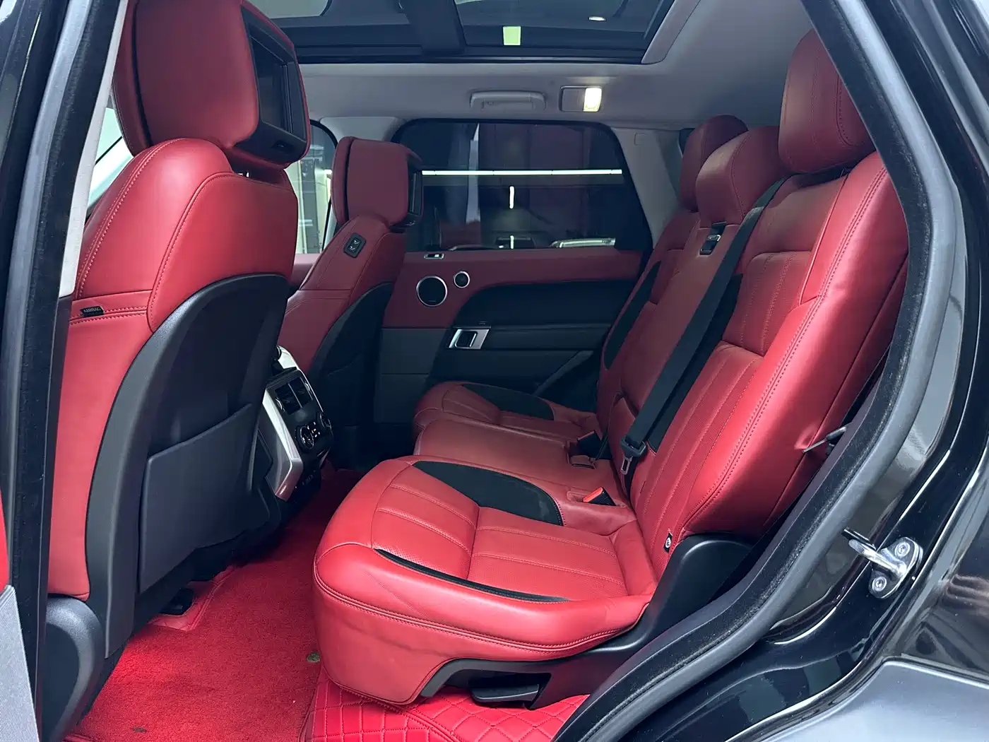 Land Rover Range Rover Sport 2021 3.0 L6 Gloss Black Edition фото 14