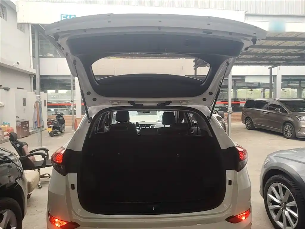 Hyundai Tucson 2015 1.6T Dual Clutch 2WD Smart фото 19