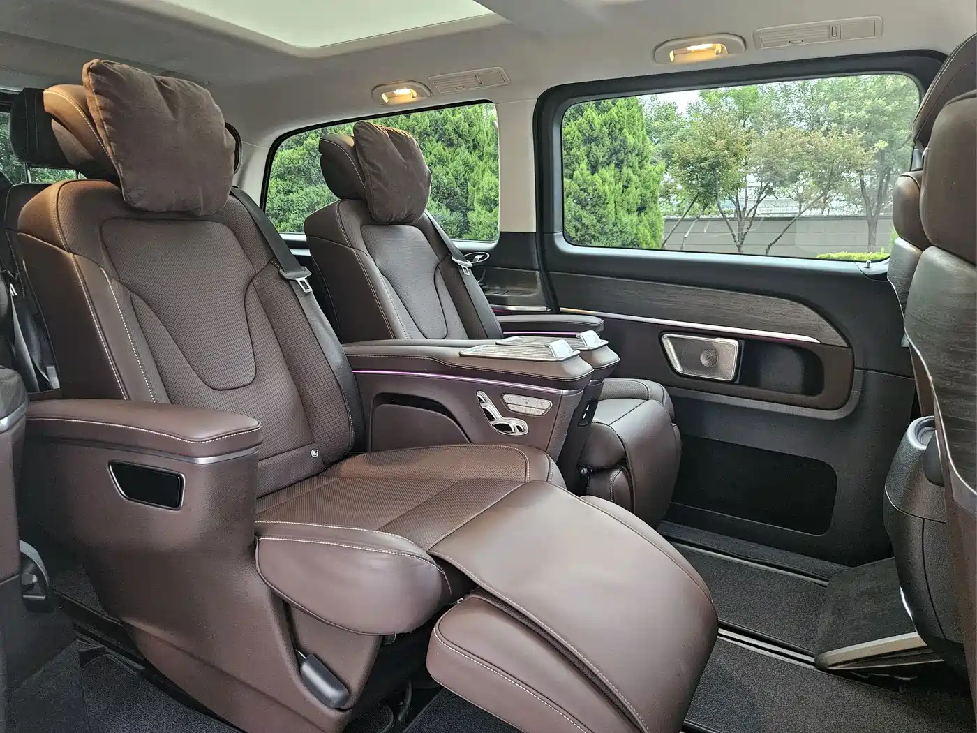 Mercedes-Benz V-Class 2025 2024 V 300 L Long Wheelbase Luxury Edition