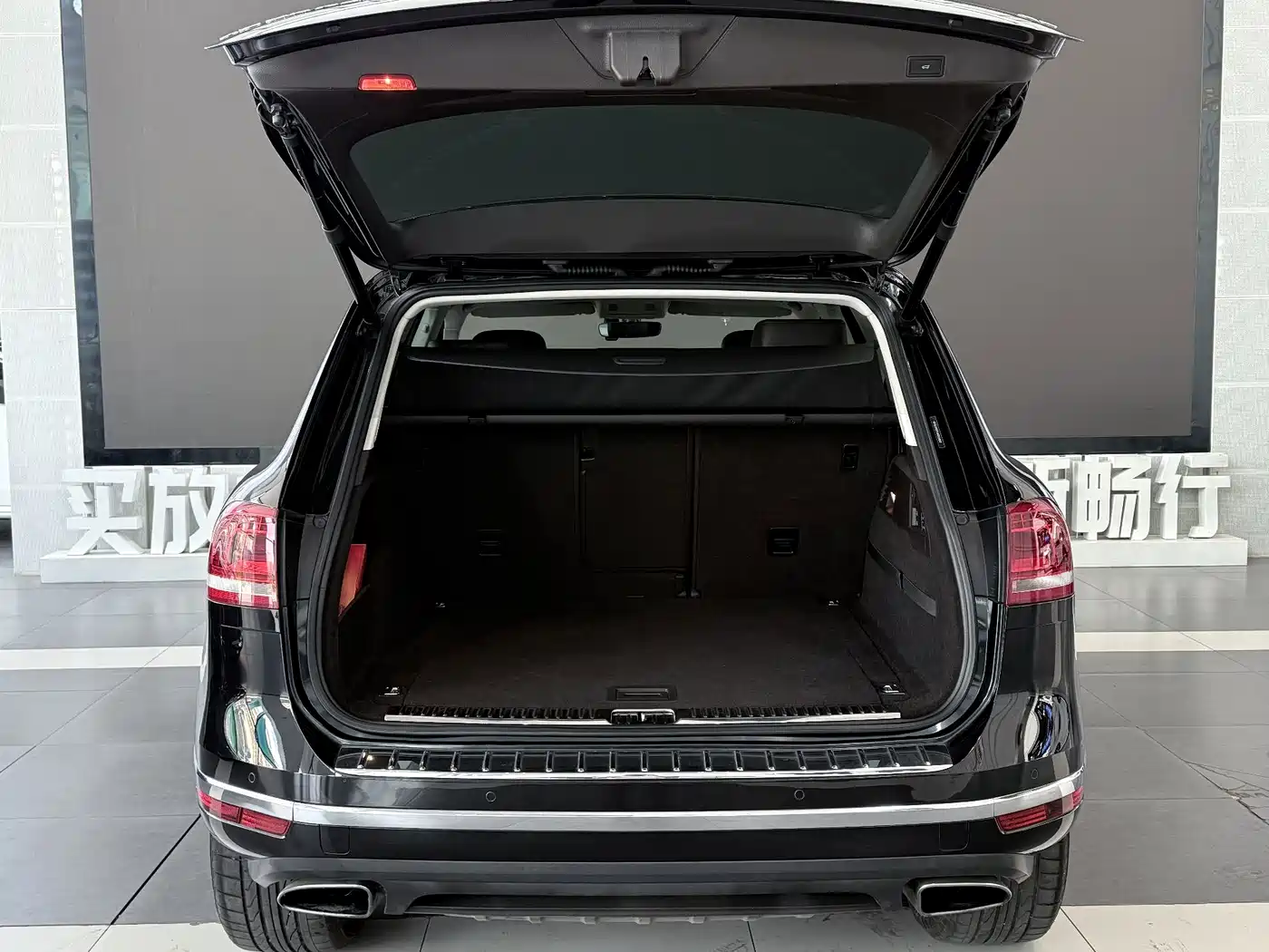 Volkswagen Touareg 2018 2017 3.0TSI Explorer Edition