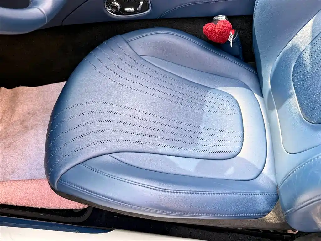 Aston Martin DB11 2020 4.0T V8 Volante фото 12