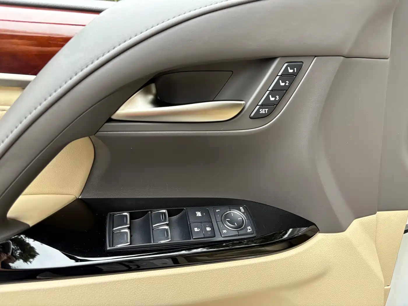 Lexus LX 2016 570 Luxury Premium Edition фото 6