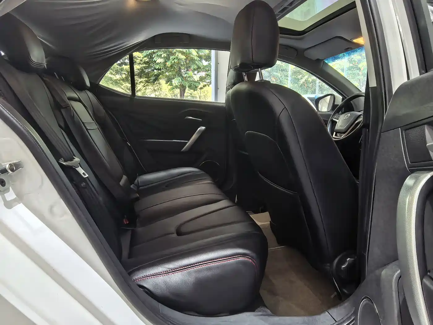 MG MG5 2013 2012 1.5L Automatic Luxury Edition