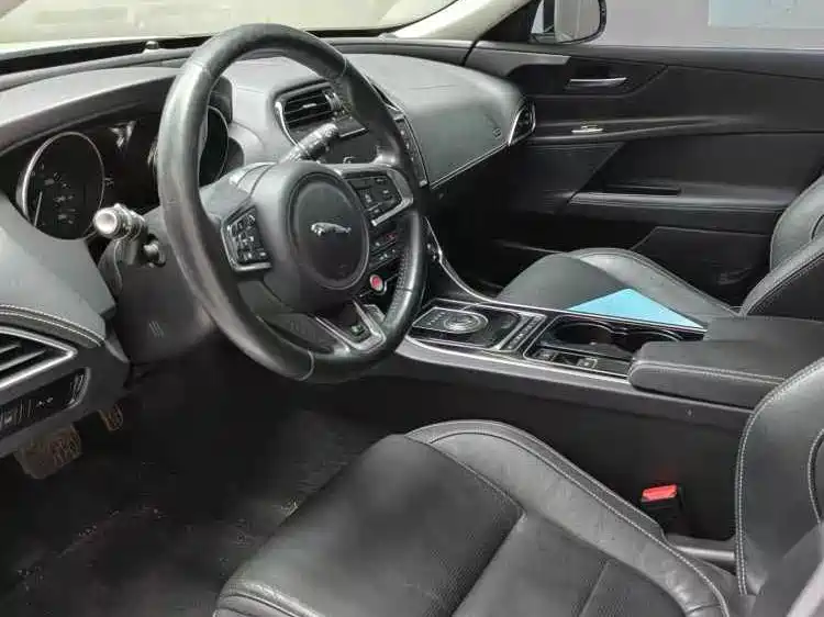 Jaguar XE 2016 2015 2.0T 200PS R-Sport