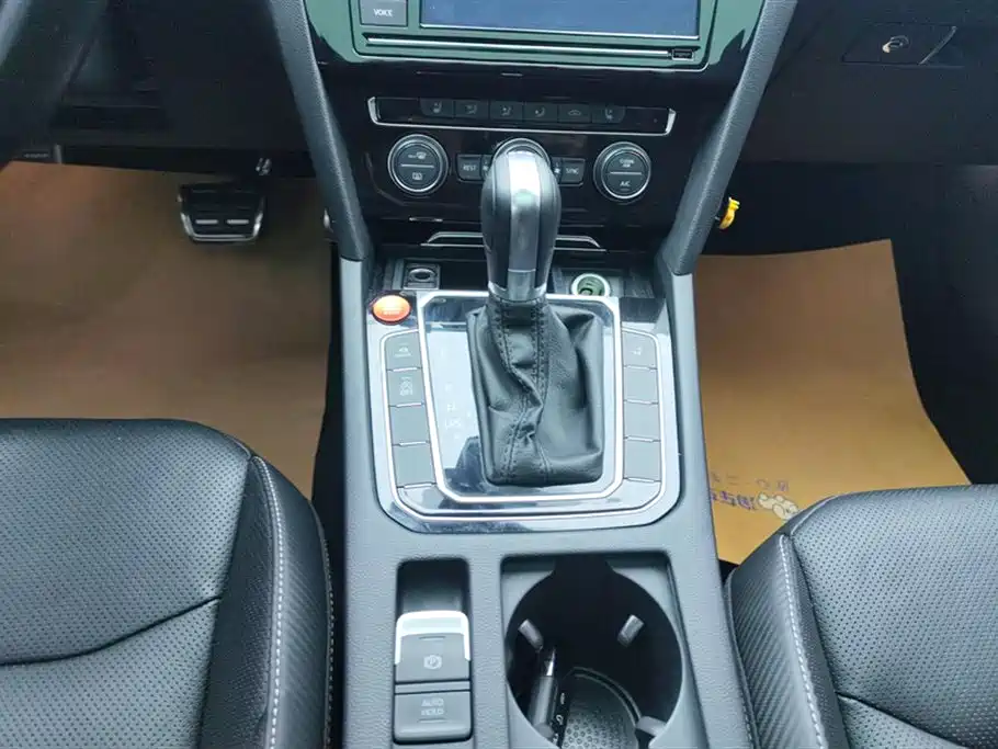 Volkswagen FAW-Volkswagen CC 2019 330TSI Charm Edition China VI фото 16