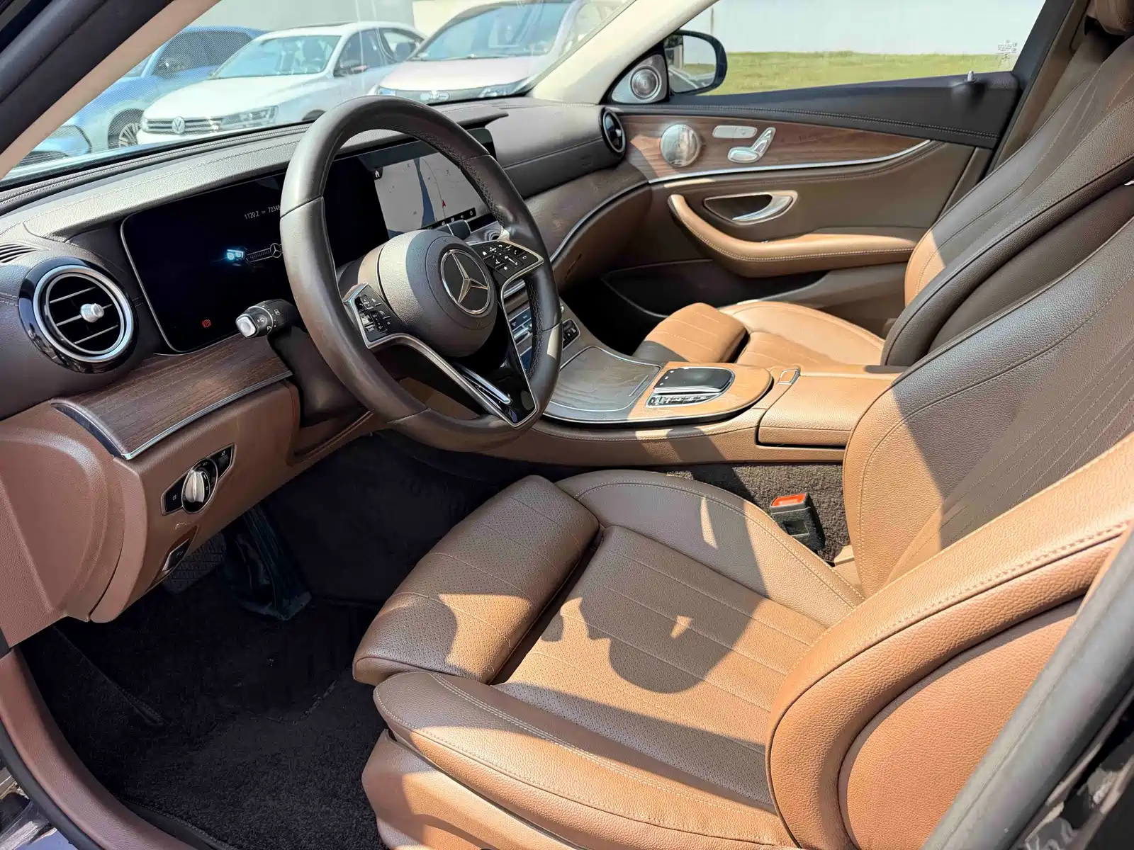 صورة 4 - Mercedes-Benz E-Class
