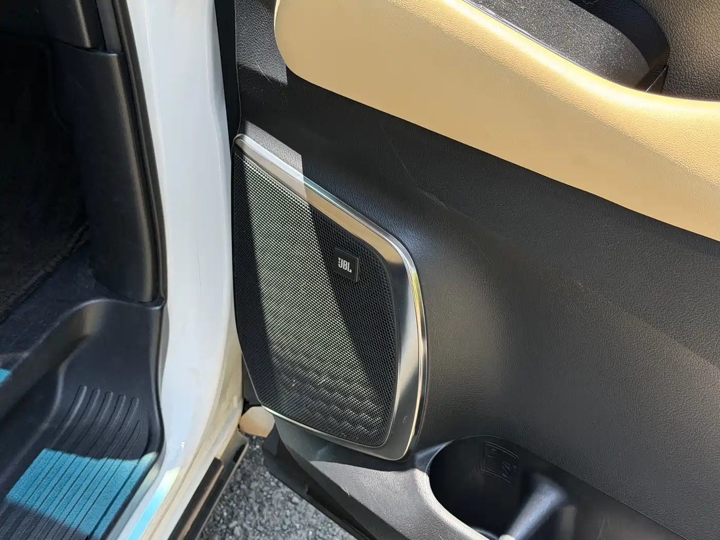 Toyota Alphard 2021 Hybrid 2.5L Premium фото 18