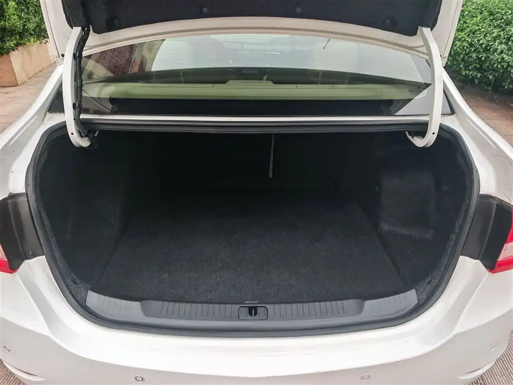 Buick Excelle 2016 15N Automatic Elite фото 16
