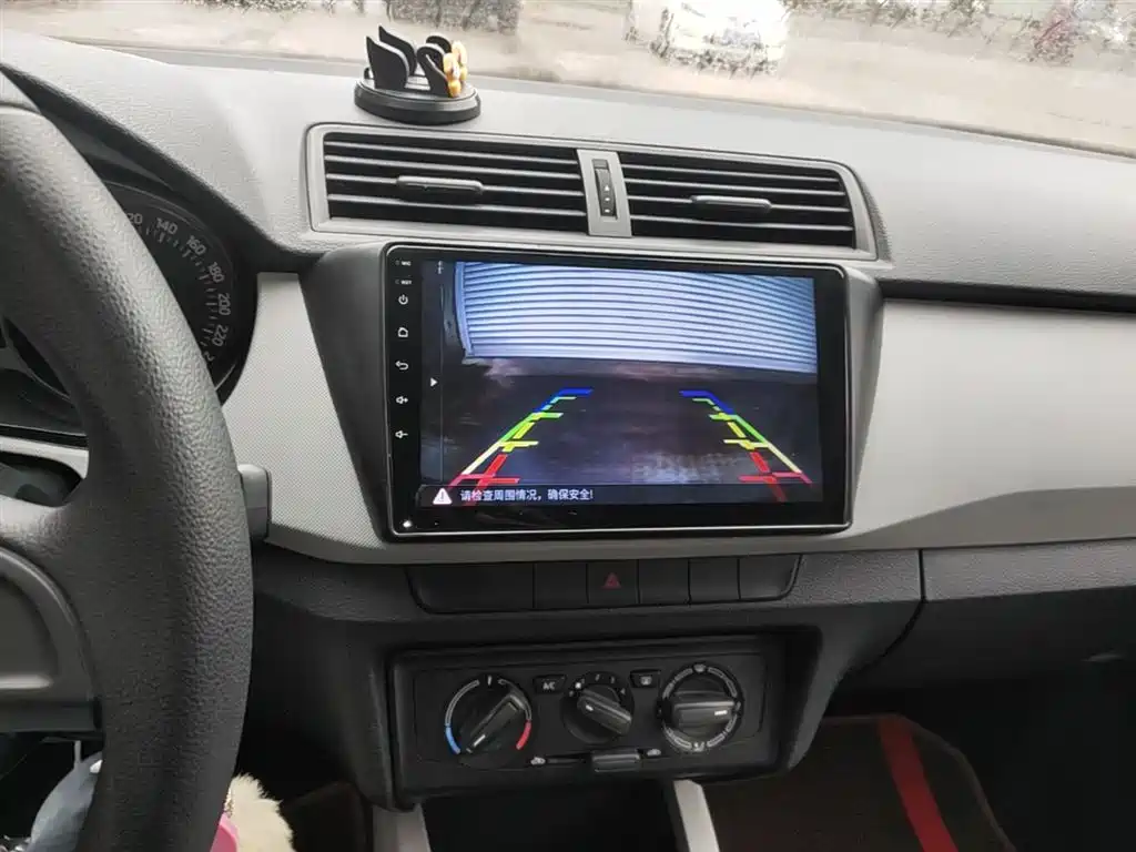 Škoda Fabia 2015 1.4L Manual Advance Edition фото 13