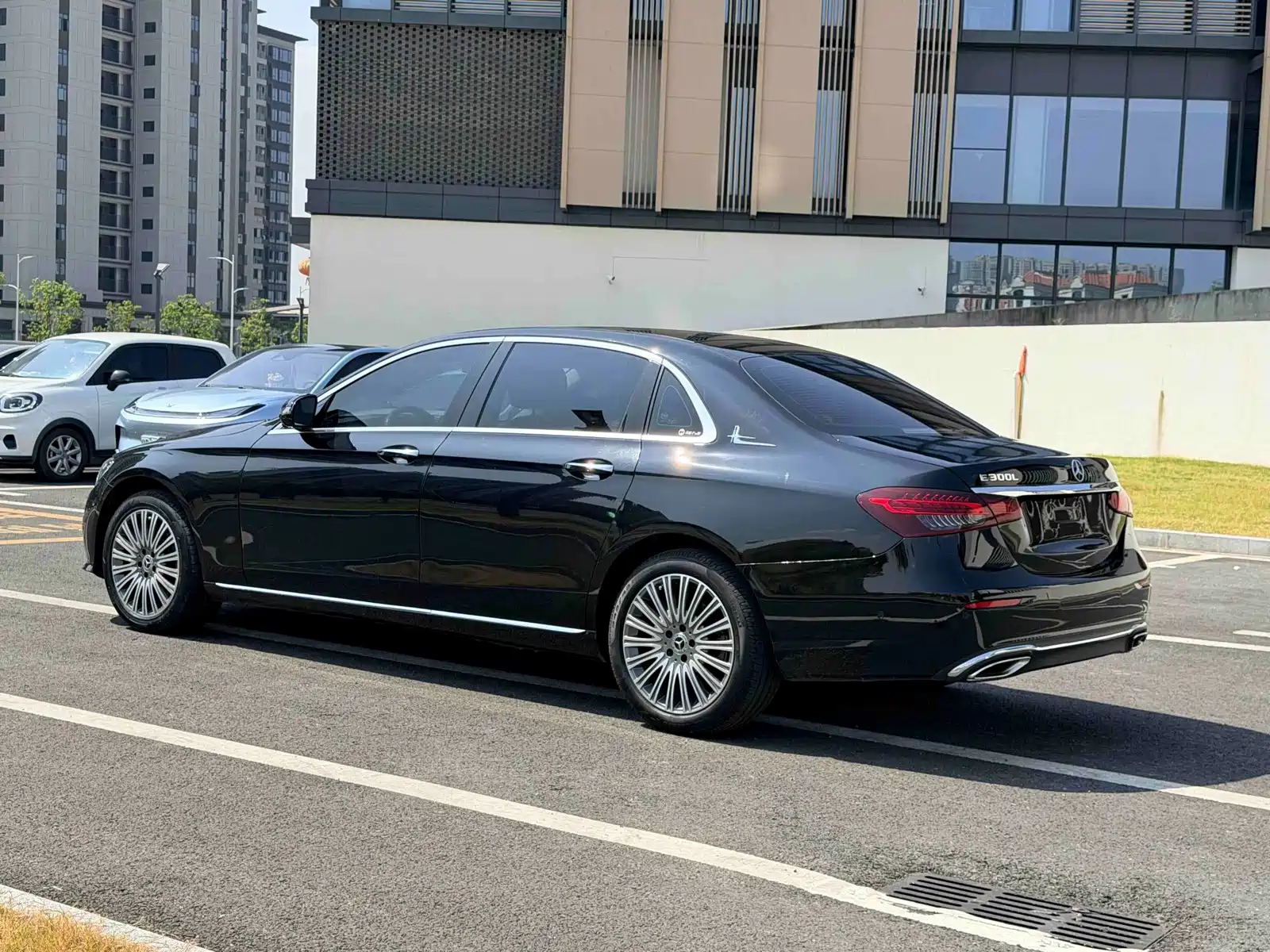 صورة 9 - Mercedes-Benz E-Class