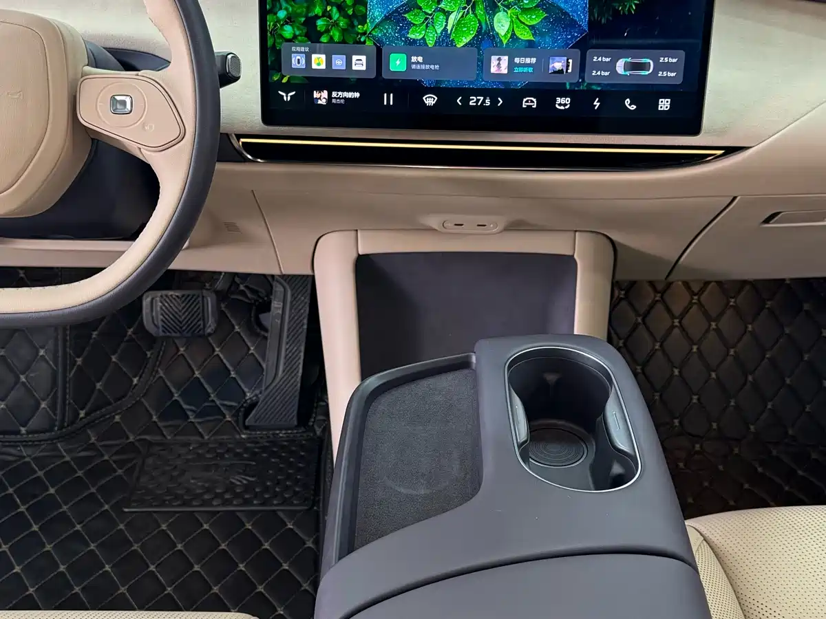 Hongqi HONGQI TIANGONG 05