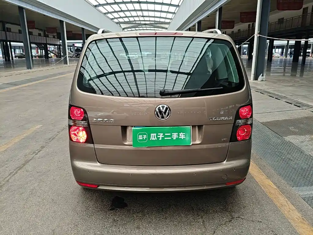 Photo 6 - Volkswagen Touran