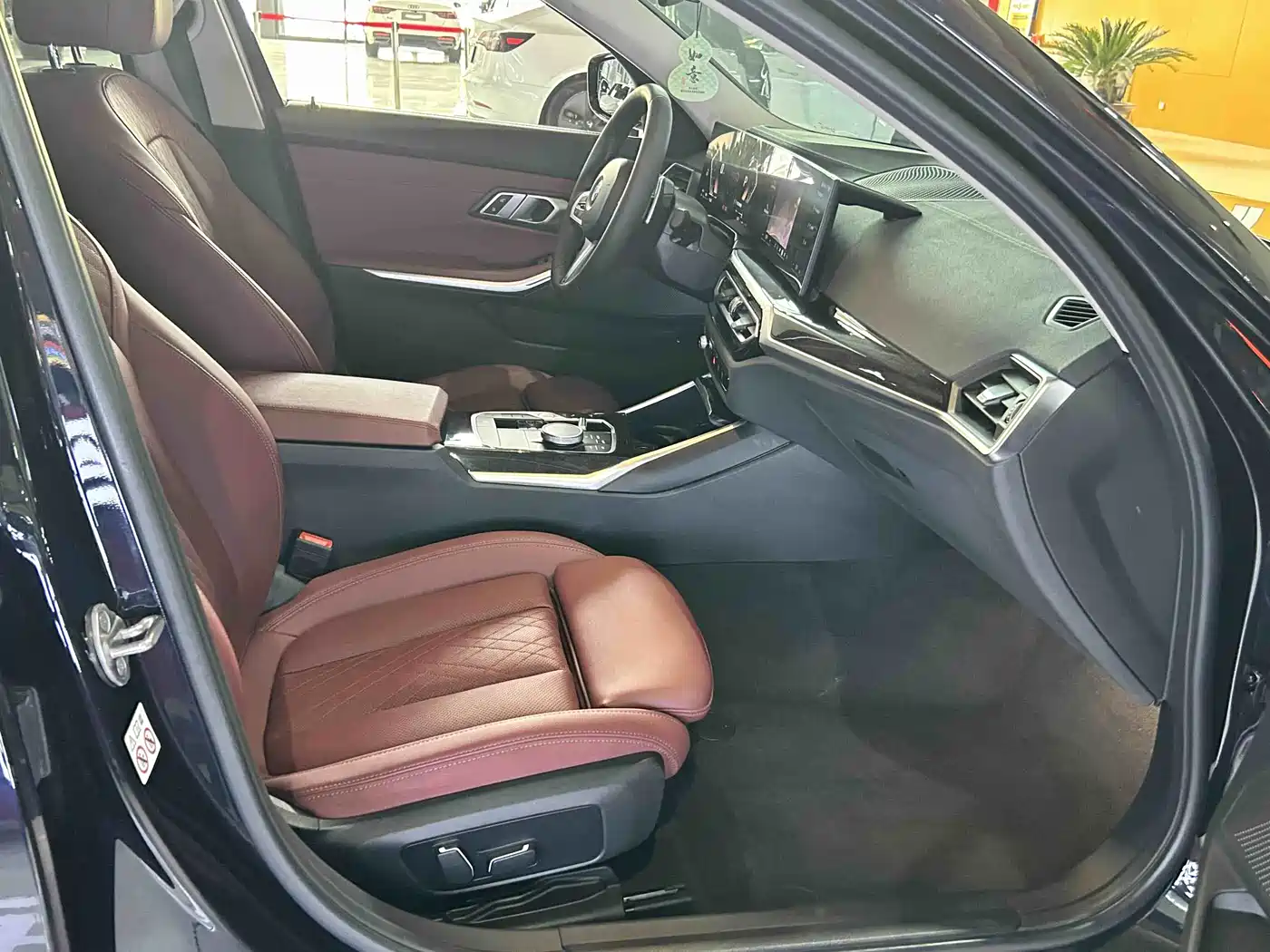 BMW 3 Series 2023 325Li M Sport Package фото 14