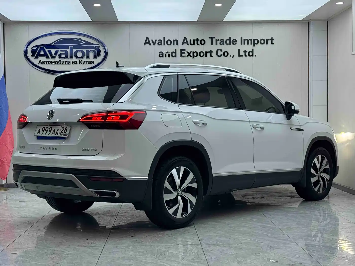 Volkswagen Tayron 2022 280TSI 2WD Luxury Smart Connect Edition фото 4
