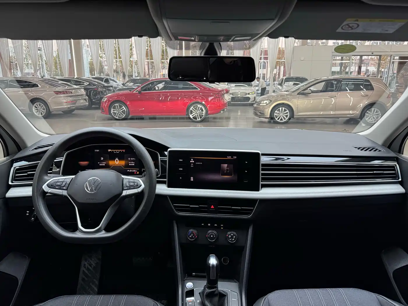 Volkswagen Tiguan L 2022 330TSI Automatic 2WD Comfort Edition фото 16