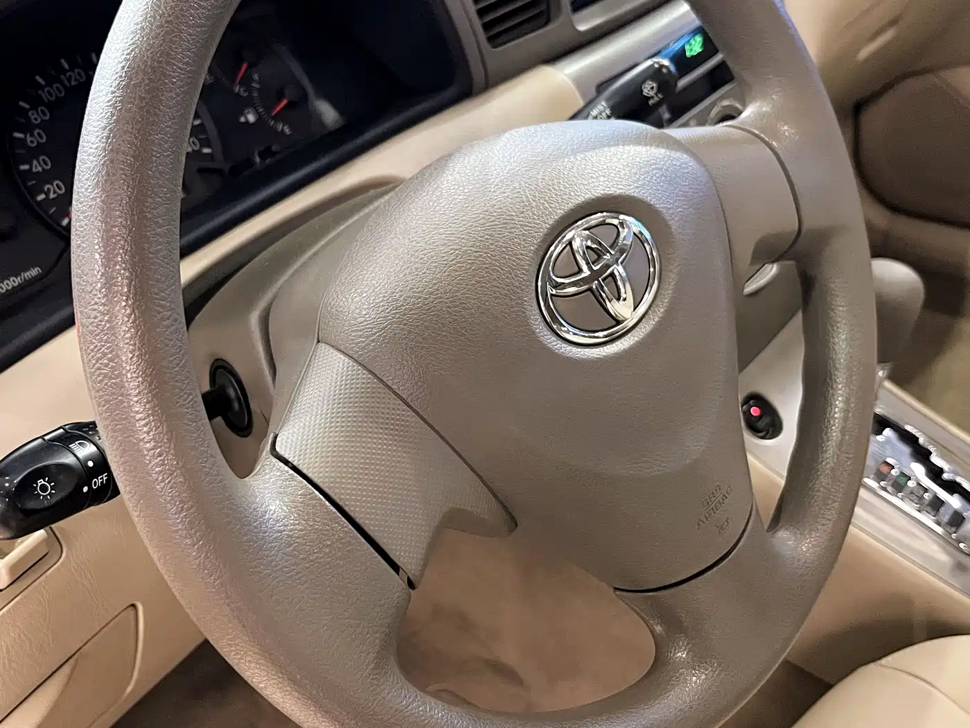 Toyota Corolla 2011 1.6L Automatic Luxury Edition фото 22