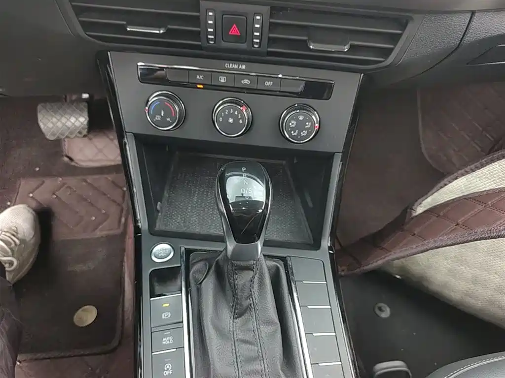 Volkswagen Passat 2022 280TSI Business Edition фото 13