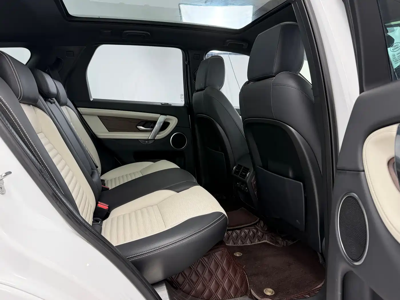 Land Rover Discovery Sport 2021 249PS R-Dynamic SE Performance Technology Edition 5-seater фото 6