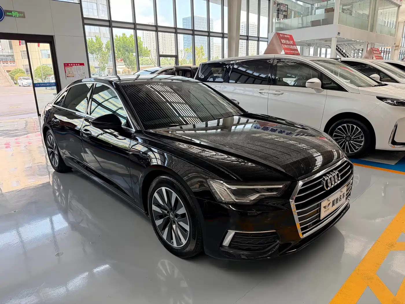 Фото 3 - Audi A6L